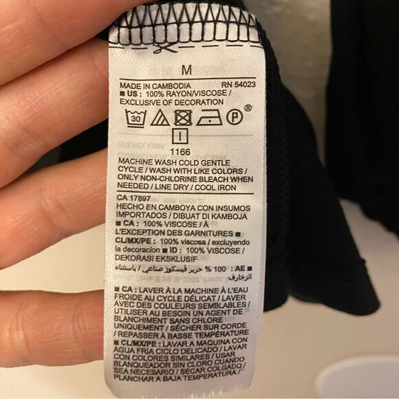 Old Navy long Sleeve crew neck crochet boho black rayon blouse peasant top M - Picture 10 of 10